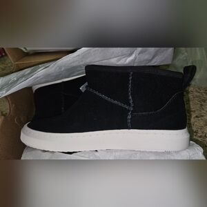 UGGS Alameda Mini boot
